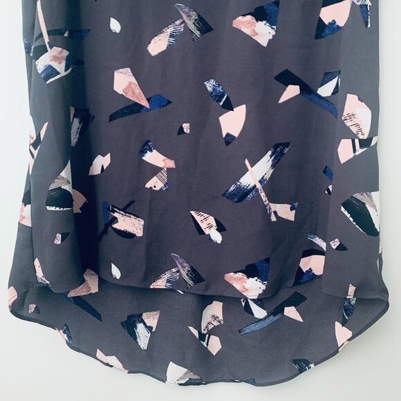 Reitmans Grey Blouse modern pattern Size XL - Picture 3 of 7